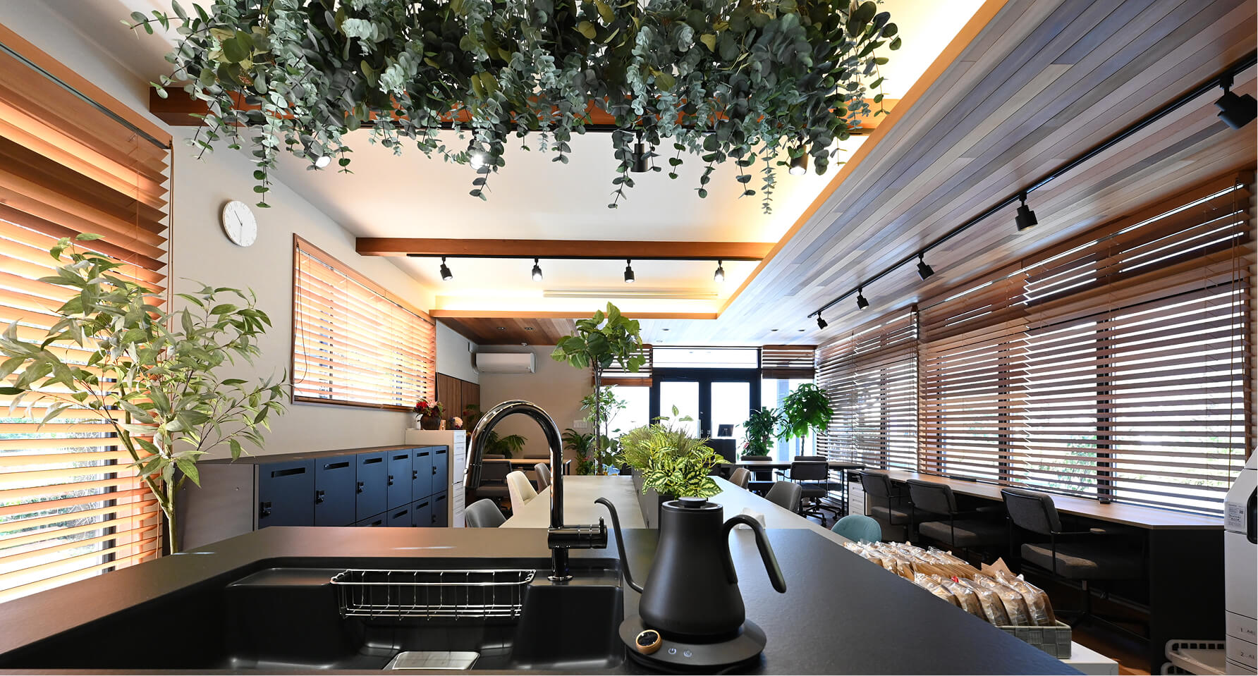 不動産×建築のハイブリッドな店舗・オフィスデザインであなたのビジネスを加速させる。