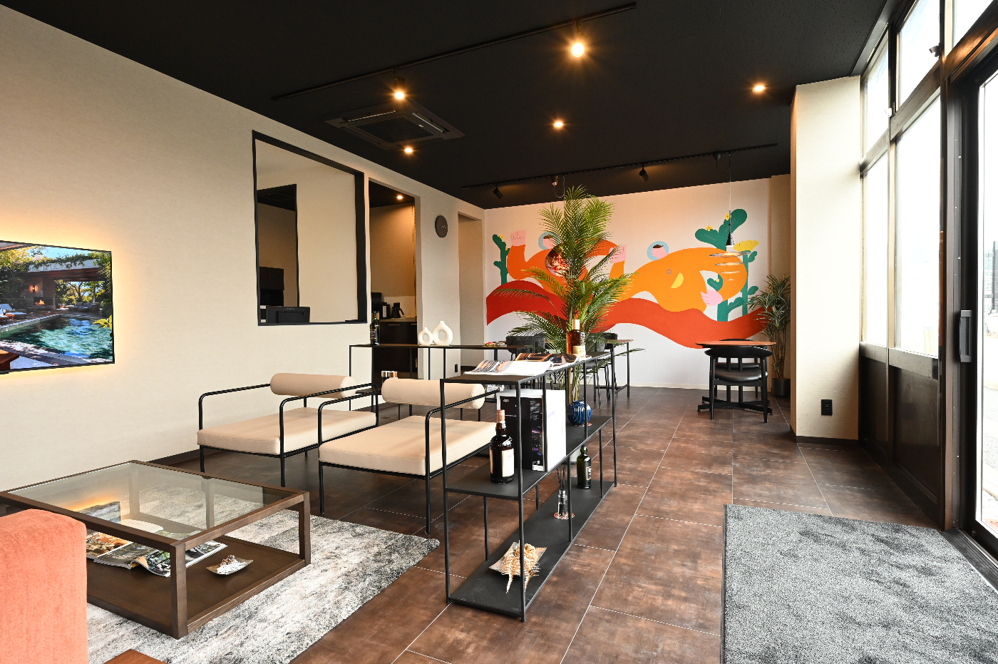 私たちのデザインを、見て、触れて、体感してください。